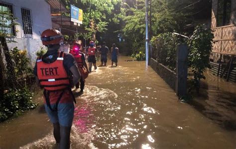 Floods force 200 families to flee homes in 5 villages in Davao.